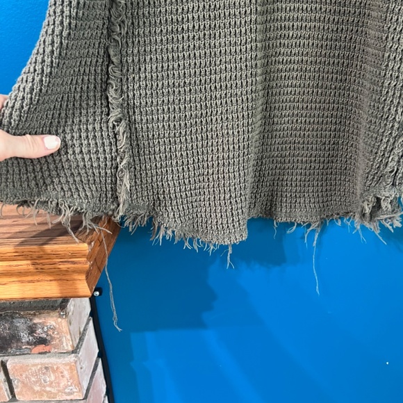 Free People Green Sunset Womens  Open Cold Shoulder Sweater Size Medium - Picture 5 of 10